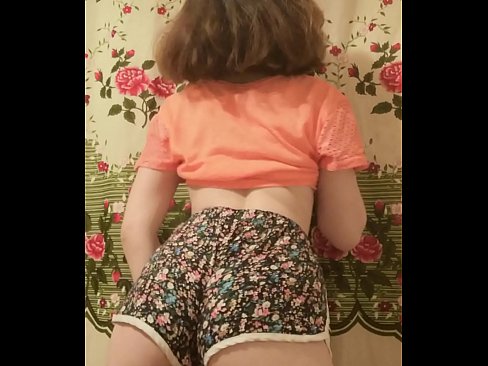 ❤️ Tânără sexy care se dezbracă de pantaloni scurți în fața camerei de filmat at porn ro.klassikaprint.ru ️❤